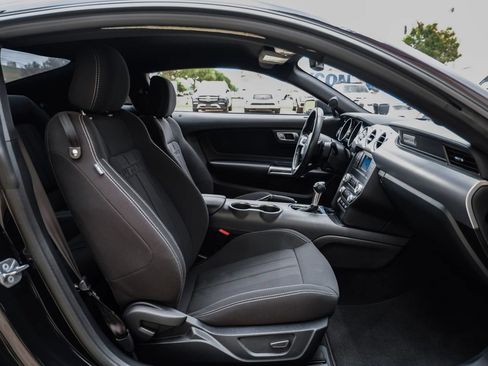 Used 2022 Ford Mustang GT RWD image 31
