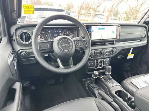 New 2026 Jeep Gladiator Sahara image 24