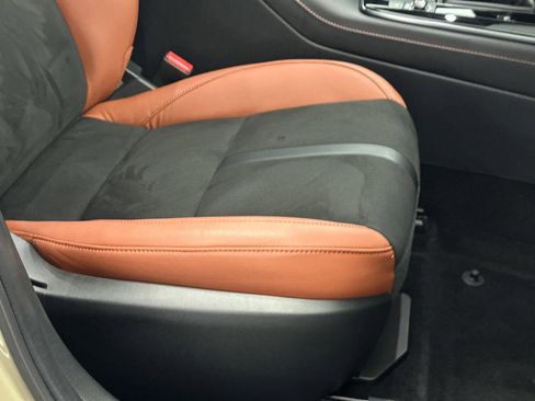 Used 2025 MAZDA CX-30 Carbon image 12