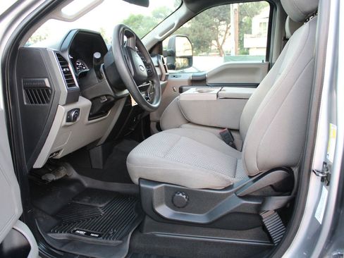 Used 2020 Ford F250 XLT AWD/4WD image 9