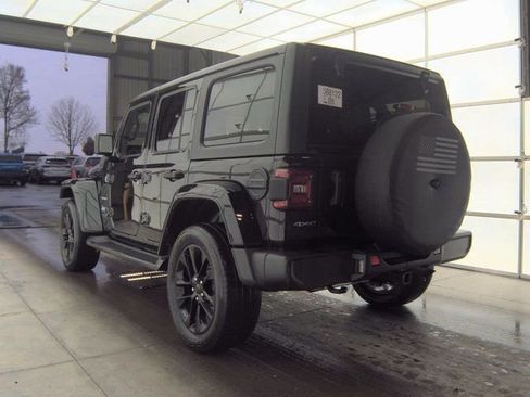 Used 2021 Jeep Wrangler Unlimited Sahara AWD/4WD image 4