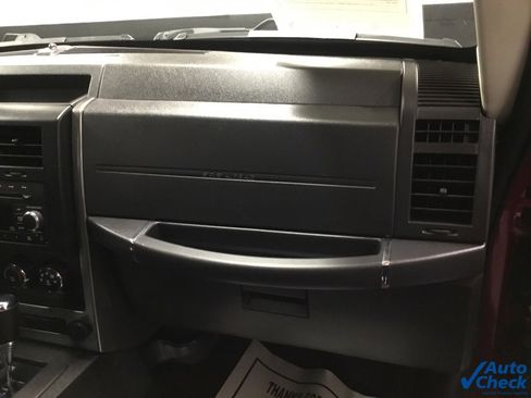 Used 2011 Jeep Liberty Sport image 35