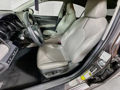Used 2022 Toyota Camry SE FWD image 24