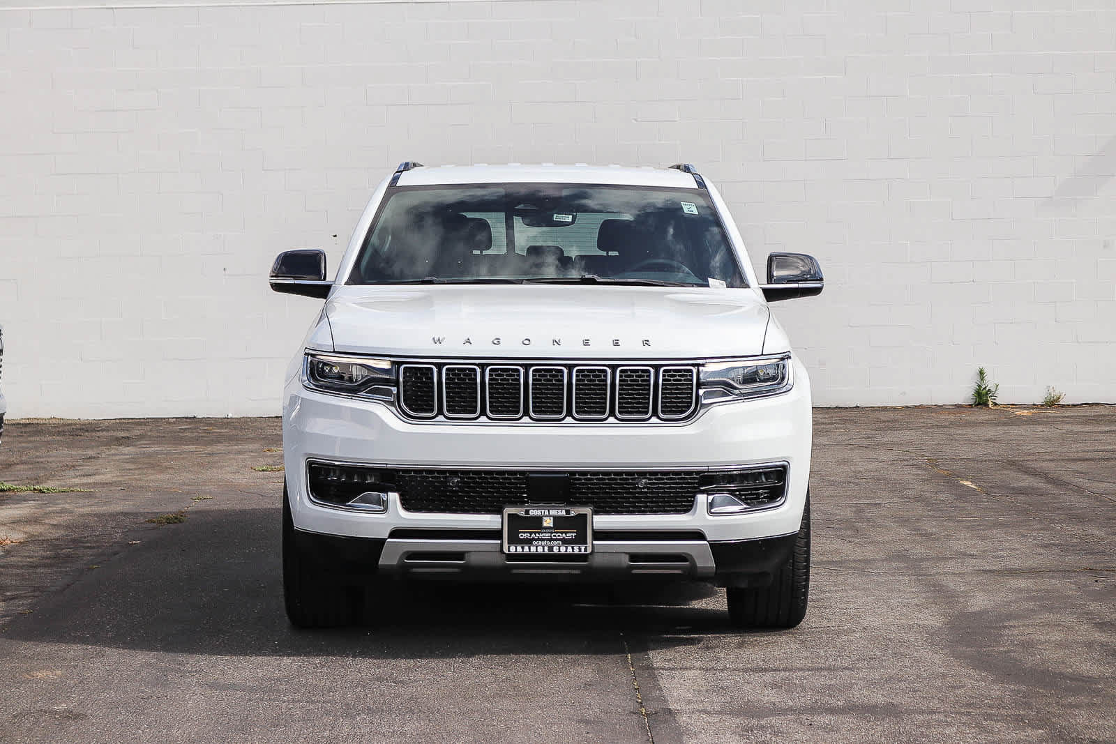 Used 2024 Jeep Wagoneer L Series II RWD image 2