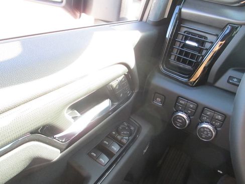 New 2026 GMC Sierra 2500 AT4 w/ AT4 Premium Plus Package AWD/4WD image 17