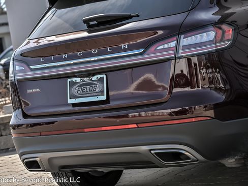 Used 2021 Lincoln Nautilus Reserve AWD/4WD image 11