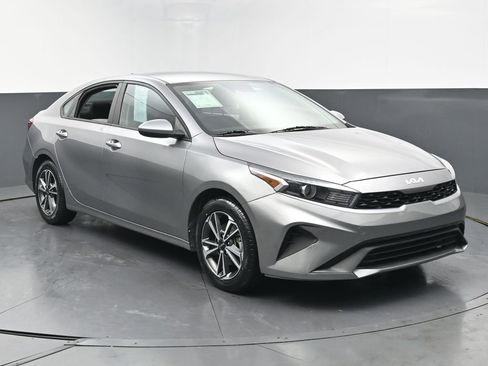 Used 2023 Kia Forte LXS image 46