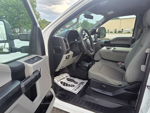 Used 2018 Ford F250 XL w/ Power Equipment Group RWD image 12