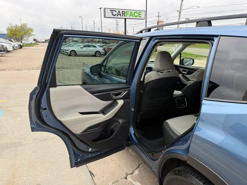 Used 2022 Subaru Forester Premium AWD/4WD image 21