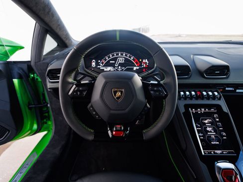 Used 2023 Lamborghini Huracan Tecnica image 30