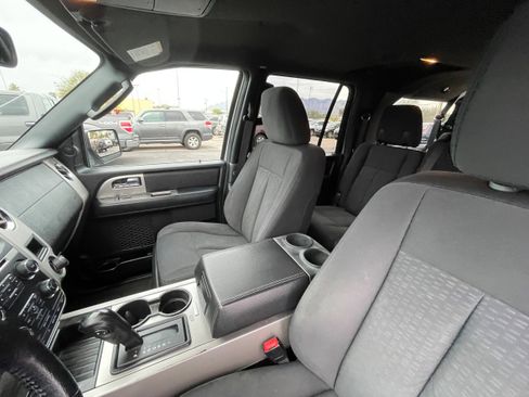 Used 2017 Ford Expedition EL XLT image 15