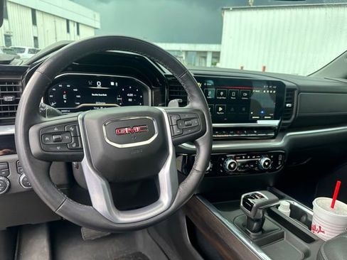 Used 2022 GMC Sierra 1500 SLT w/ SLT Convenience Package image 21