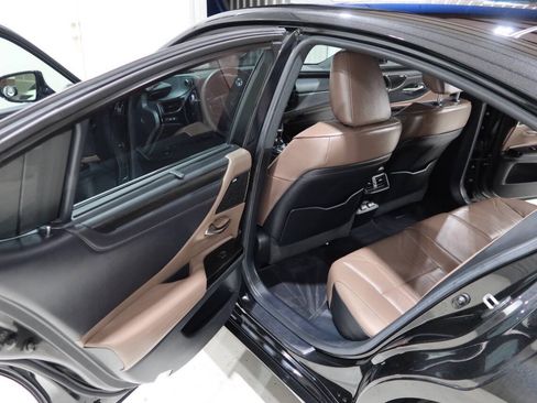 Used 2022 Lexus ES 350 Ultra Luxury w/ Accessory Package 2 FWD image 16