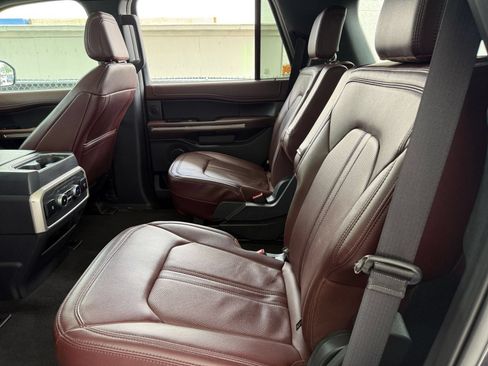 Used 2024 Ford Expedition Limited RWD image 29
