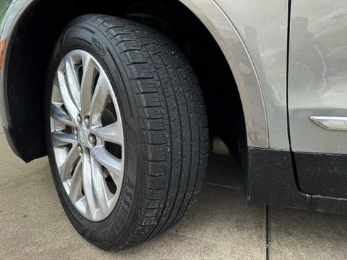 Used 2018 Cadillac XT5 Platinum w/ Driver Assist Package image 22