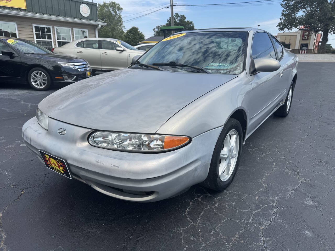 Used 1999 Oldsmobile Alero GL w/ GL3 Equipment Pkg FWD image 3