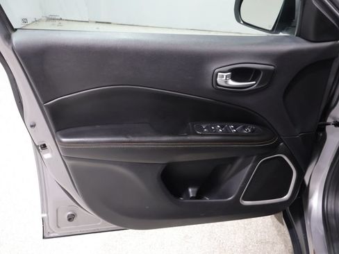 Used 2018 Jeep Compass Latitude AWD/4WD image 14