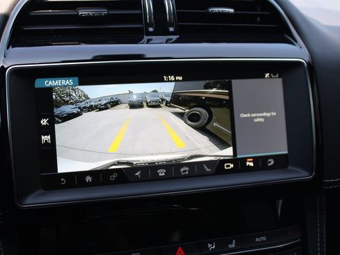 Used 2020 Jaguar F-PACE S image 21