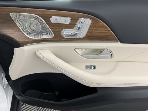 New 2025 Mercedes-Benz GLS 450 4MATIC image 26