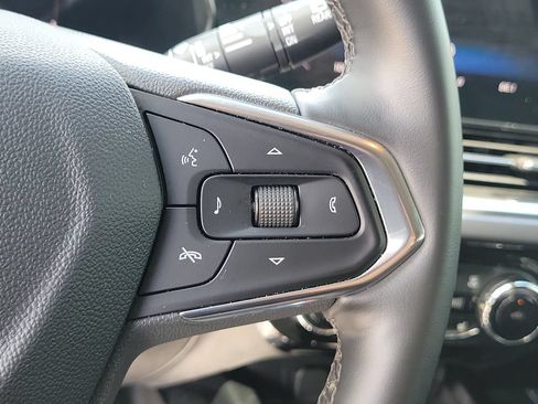 Used 2025 Chevrolet Trax ACTIV w/ Driver Confidence Package FWD image 30