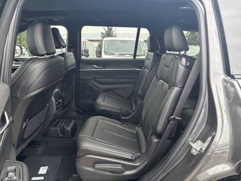 New 2025 Jeep Grand Cherokee L Limited image 15