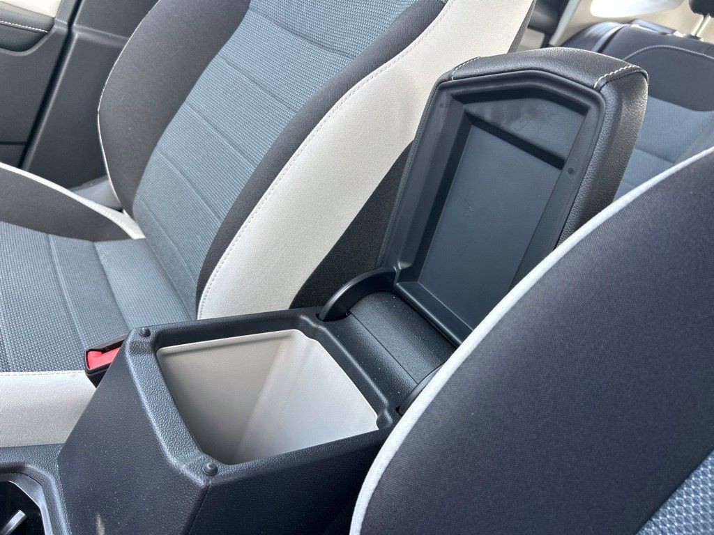 Certified 2025 Volkswagen Taos S FWD image 36