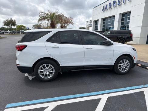 Used 2024 Chevrolet Equinox LS image 4