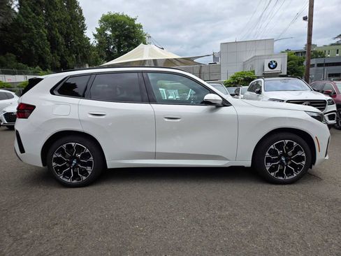 Used 2025 BMW X3 xDrive30i w/ Premium Package AWD/4WD image 2