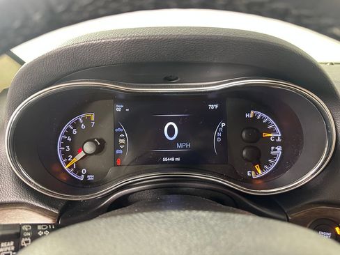 Used 2018 Jeep Grand Cherokee Laredo AWD/4WD image 25