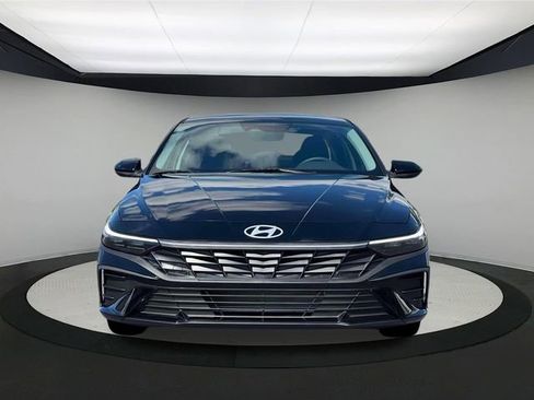 New 2026 Hyundai Elantra SE image 12