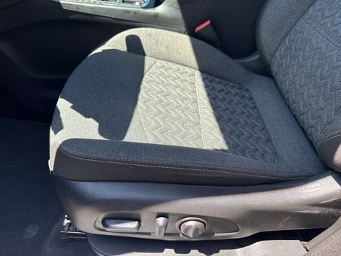 Used 2024 Chevrolet Equinox LT FWD image 10