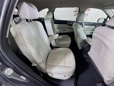 Certified 2023 Kia Sorento SX Prestige AWD/4WD image 34