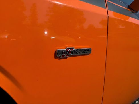 Used 2014 Dodge Challenger SXT RWD image 10