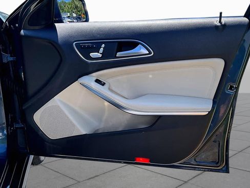 Certified 2019 Mercedes-Benz GLA 250 4MATIC image 23