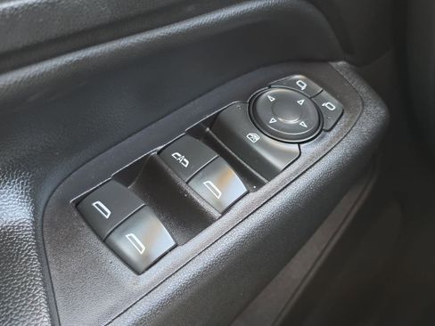 Used 2020 Chevrolet Equinox LT image 9