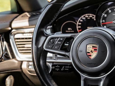 Used 2018 Porsche Panamera 4 image 13