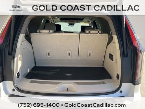 Used 2024 Cadillac Escalade Premium Luxury Platinum image 15