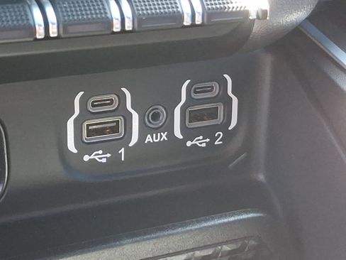 Used 2020 RAM 1500 Big Horn AWD/4WD image 25