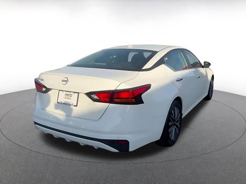 Used 2025 Nissan Altima 2.5 SV image 14