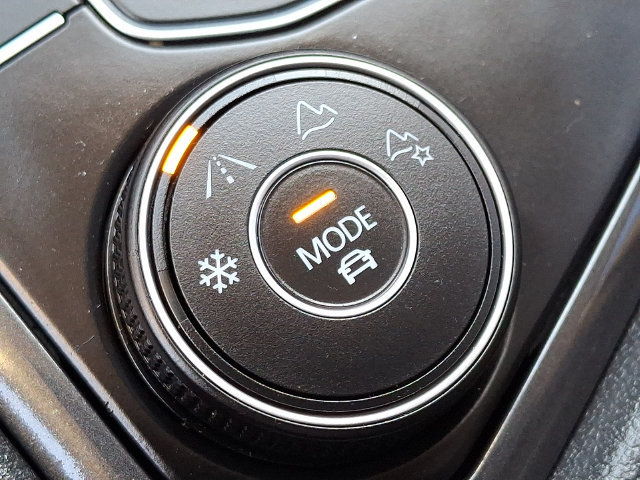 Used 2021 Volkswagen Tiguan SEL AWD/4WD image 24