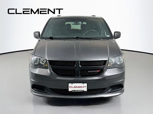 Used 2017 Dodge Grand Caravan SE FWD image 3
