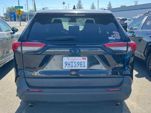 Certified 2022 Toyota RAV4 LE AWD/4WD image 5