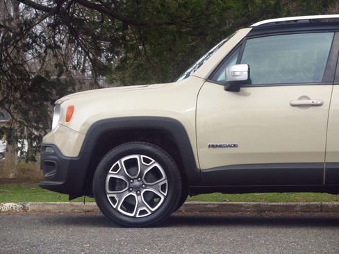 Used 2016 Jeep Renegade Limited image 28