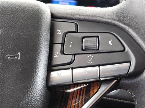 Certified 2023 Cadillac Escalade Premium Luxury AWD/4WD image 22