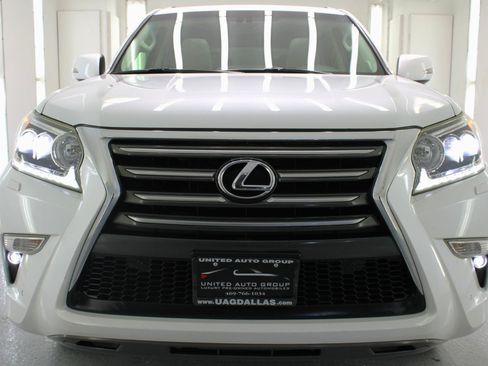 Used 2014 Lexus GX 460 w/ Premium Package AWD/4WD image 27