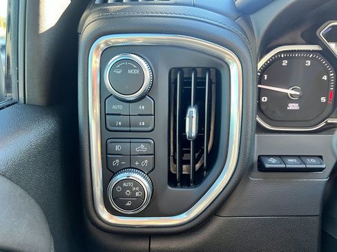 Used 2021 GMC Sierra 2500 Denali w/ Denali Ultimate Package image 28