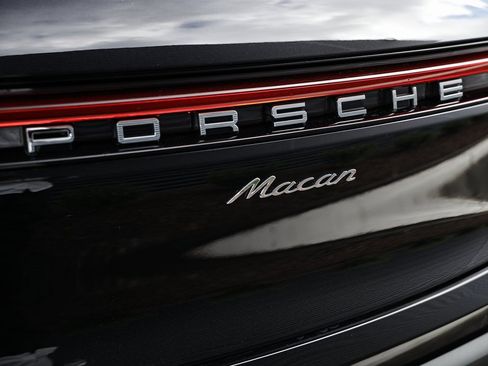 New 2026 Porsche Macan image 16