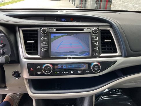 Used 2015 Toyota Highlander XLE AWD/4WD image 20