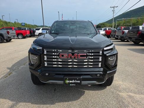 New 2026 GMC Canyon Denali w/ LPO, Black Badging Package AWD/4WD image 2