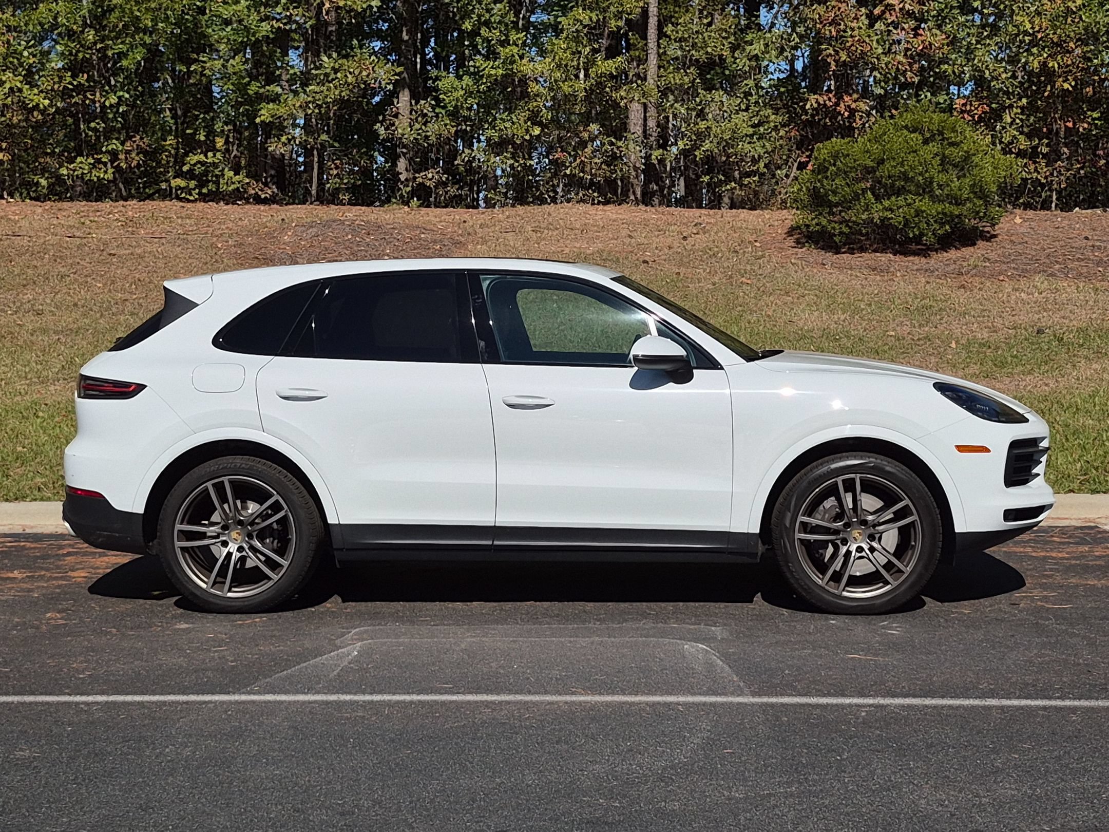 Certified 2022 Porsche Cayenne AWD/4WD image 24